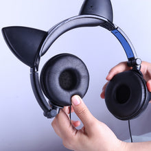 Load image into Gallery viewer, Foldable Flashing Glowing Cat Headphone